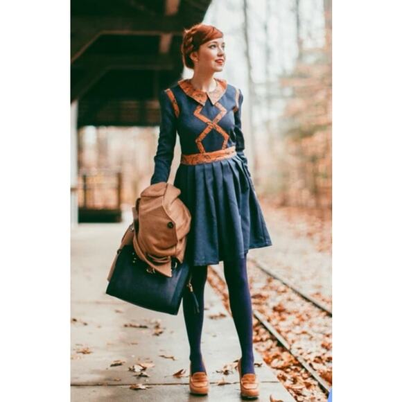 Toujours Toi Family Affairs Dresses & Skirts - Family Affairs Maeve Dress Womens XS Long Sleeve Twill Blue Fit N Flare MSRP$376